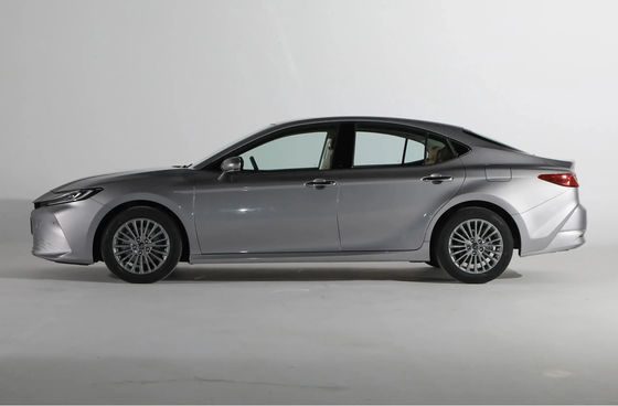 5 Seater Japanese Fuel Vehicle 2023 Toyota Camry Sedan Gasoline Car