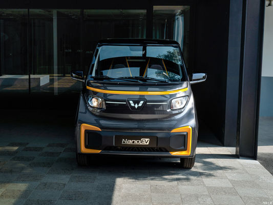 305KM Wuling Chinese EV Car Electric Mini Hybrid 2 Seats For Urban Commuting