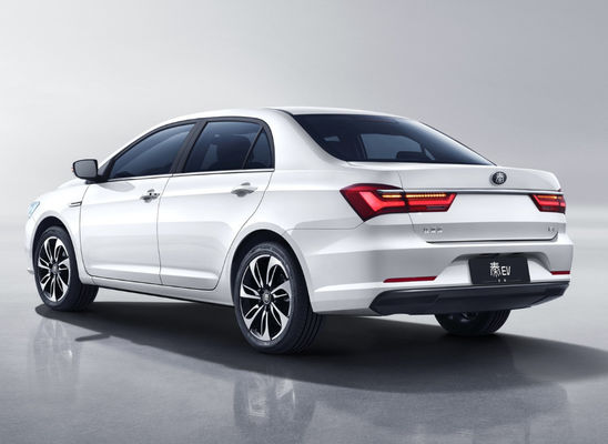Plug In Hybrid Hatchback Qin BYD Full EV SUV Cars 5 Seater