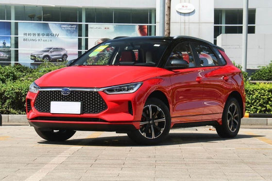 Red E2 Small BYD Sedan EV Four Wheel Drive Electric Cars 5 Seater