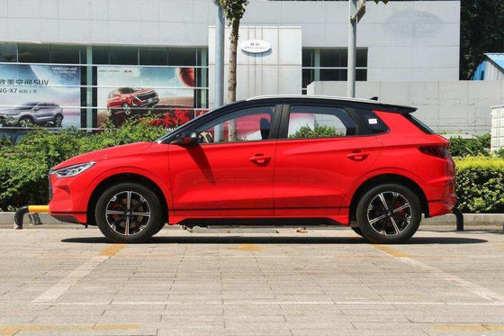 Red E2 Small BYD Sedan EV Four Wheel Drive Electric Cars 5 Seater