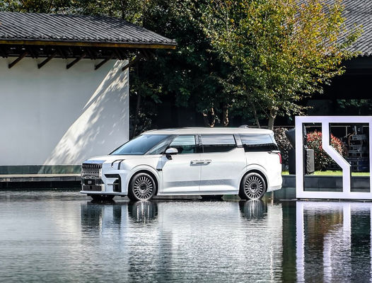 7 Seater Zeekr 009 MPV Electric Car Minivan Long Range 702KM-822KM