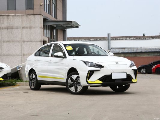 Dongfeng Fengshen E70 2023 400KM Pure Electric Compact Car Size 4 Doors 5 Seats