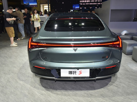 650-715KM Nezha Automobile Hozon NETA S Electric Vehicle 4 Doors 5 Seats
