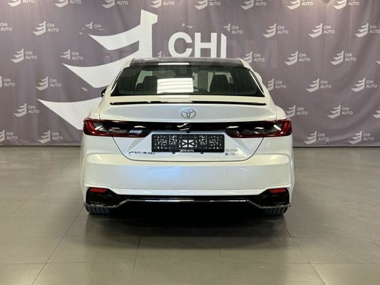 Toyota Camry 205KM/H Sedan With 8-inch Touchscreen Display