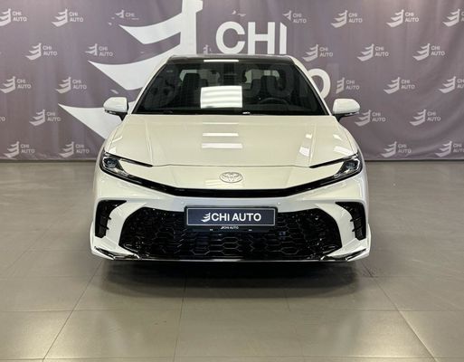 Toyota Camry 205KM/H Sedan With 8-inch Touchscreen Display