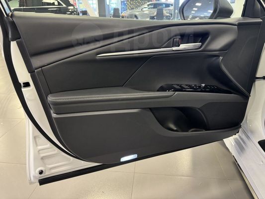 Toyota Camry 205KM/H Sedan With 8-inch Touchscreen Display