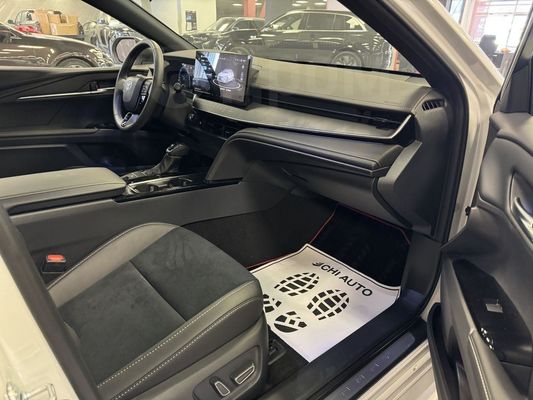 Toyota Camry 205KM/H Sedan With 8-inch Touchscreen Display