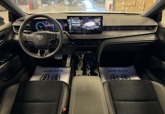 Toyota Camry 205KM/H Sedan With 8-inch Touchscreen Display
