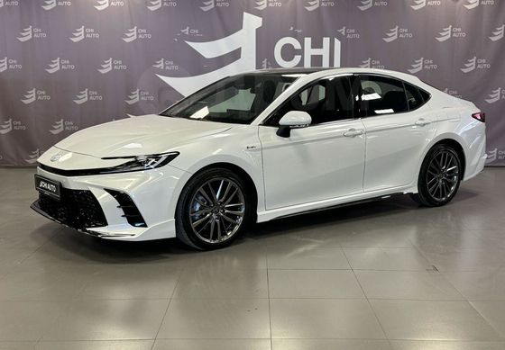 Toyota Camry 205KM/H Sedan With 8-inch Touchscreen Display