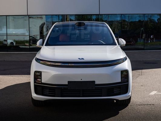Li L7 8 Hours Charging Time and 360° Rear Camera SUV EV Cars