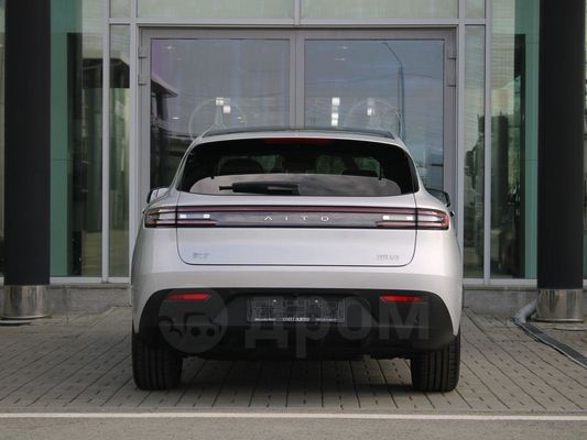 Aito M5 Mid Size 5 Seat SUV Four-Wheel Drive Performance Edition