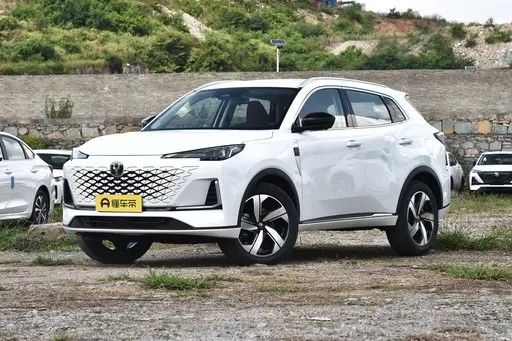 Changan CS 55 PLUS Petrol SUV 180KM/H Panoramic Sunroof IACC Integrated Adaptive Cruise