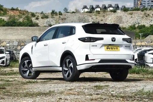 Changan CS 55 PLUS Petrol SUV 180KM/H Panoramic Sunroof IACC Integrated Adaptive Cruise
