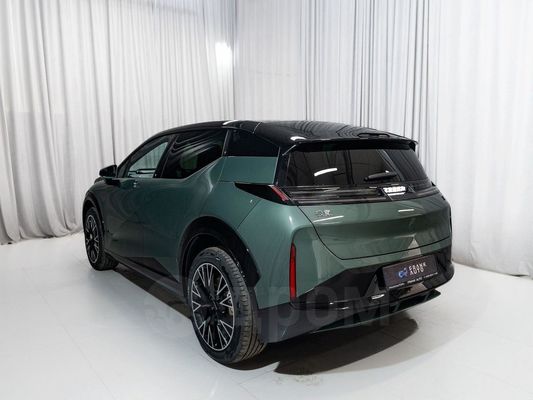 FRANK AUTO'dan 66 kWh pilli en son ZEEKR X SUV EV arabalarını alın.