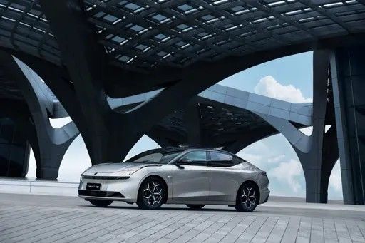 Lynk &amp; Co Z10 2024 model 95kWh 702km four-wheel drive smart driving Ultra