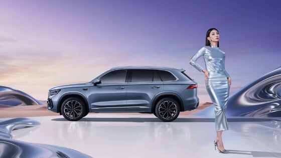 Geely Monjaro 2026 2.0TD High-Power Automatic 4WD Dongfang Yao Moon-Watching Edition